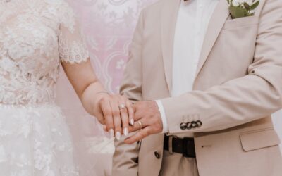 The Ultimate 8-Step Guide to Getting Married Online