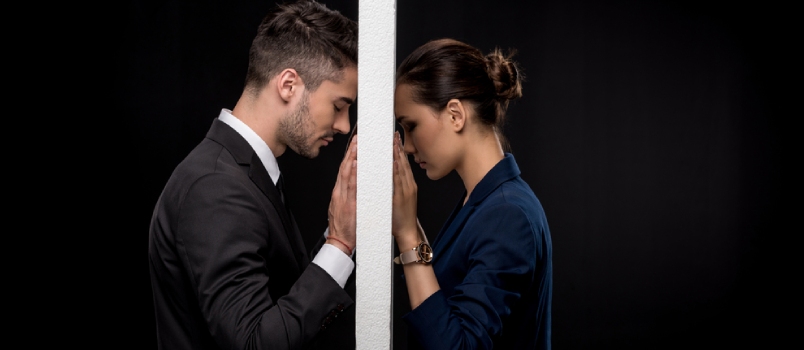 Long Distance Relationship Marriage: How Couples Are Tying the Knot Virtually